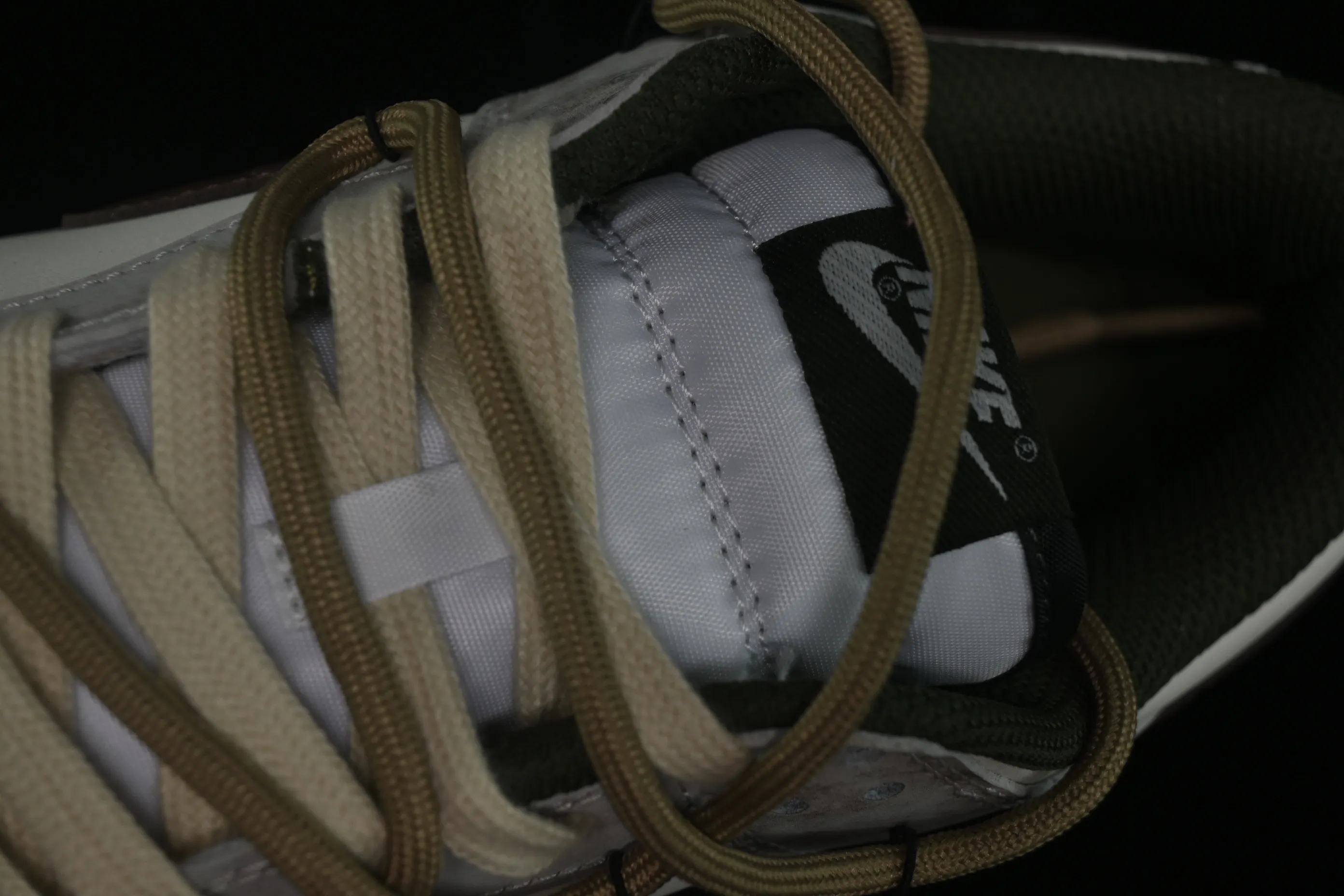 All categories Nk SB Dunk Series Nk SB Dunk Low High-end customized low-top sneakers Nike SB Dunk Low straps Anniversary high-end customized low-top casual sneakers HF5441-102